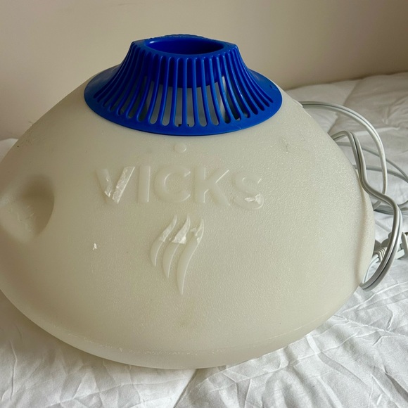 Vicks heated  Humidifier - Picture 1 of 4